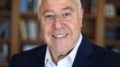 Stephen Tave Headshot